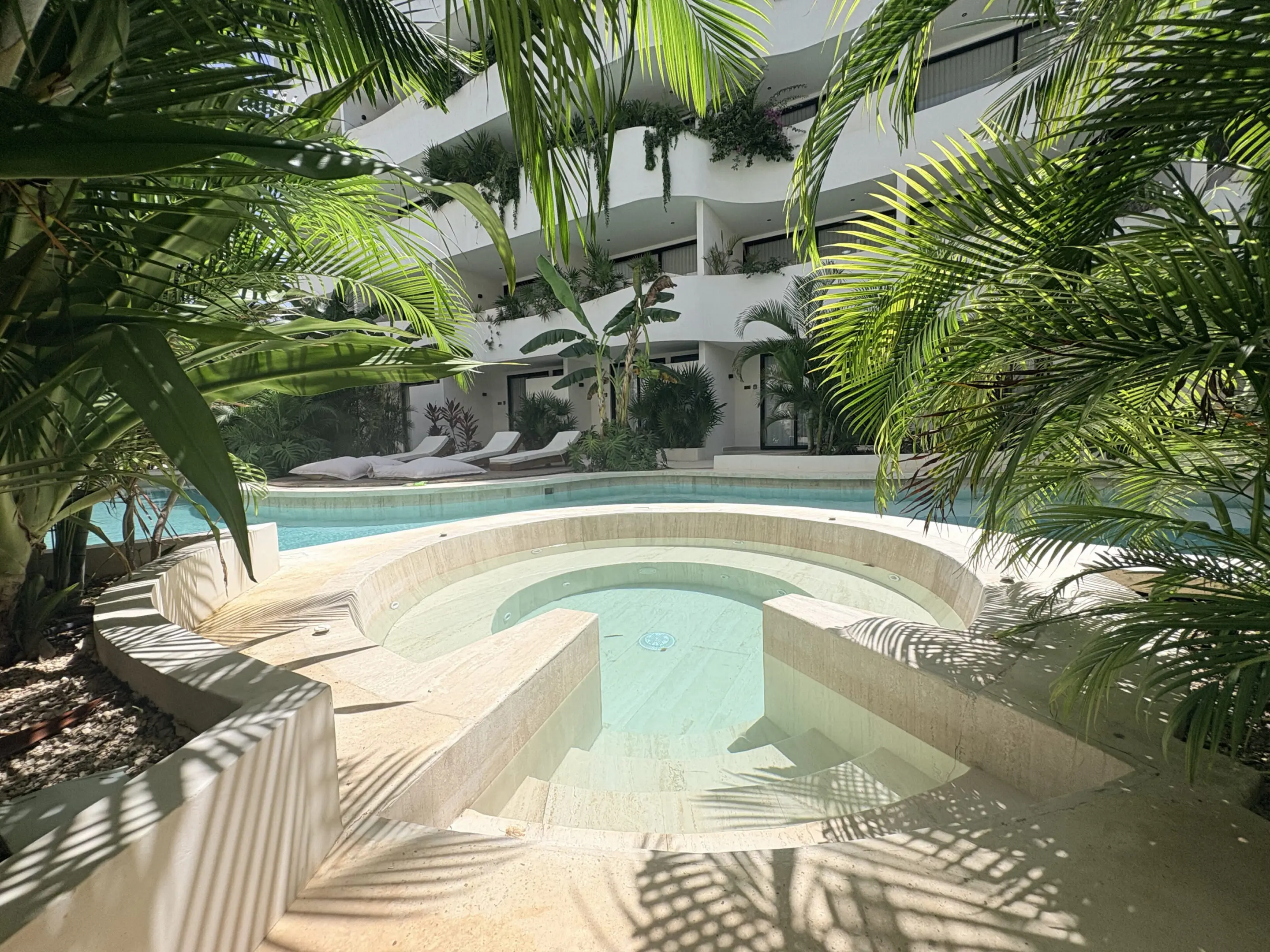 Sunken circular spa pool at tropical resort